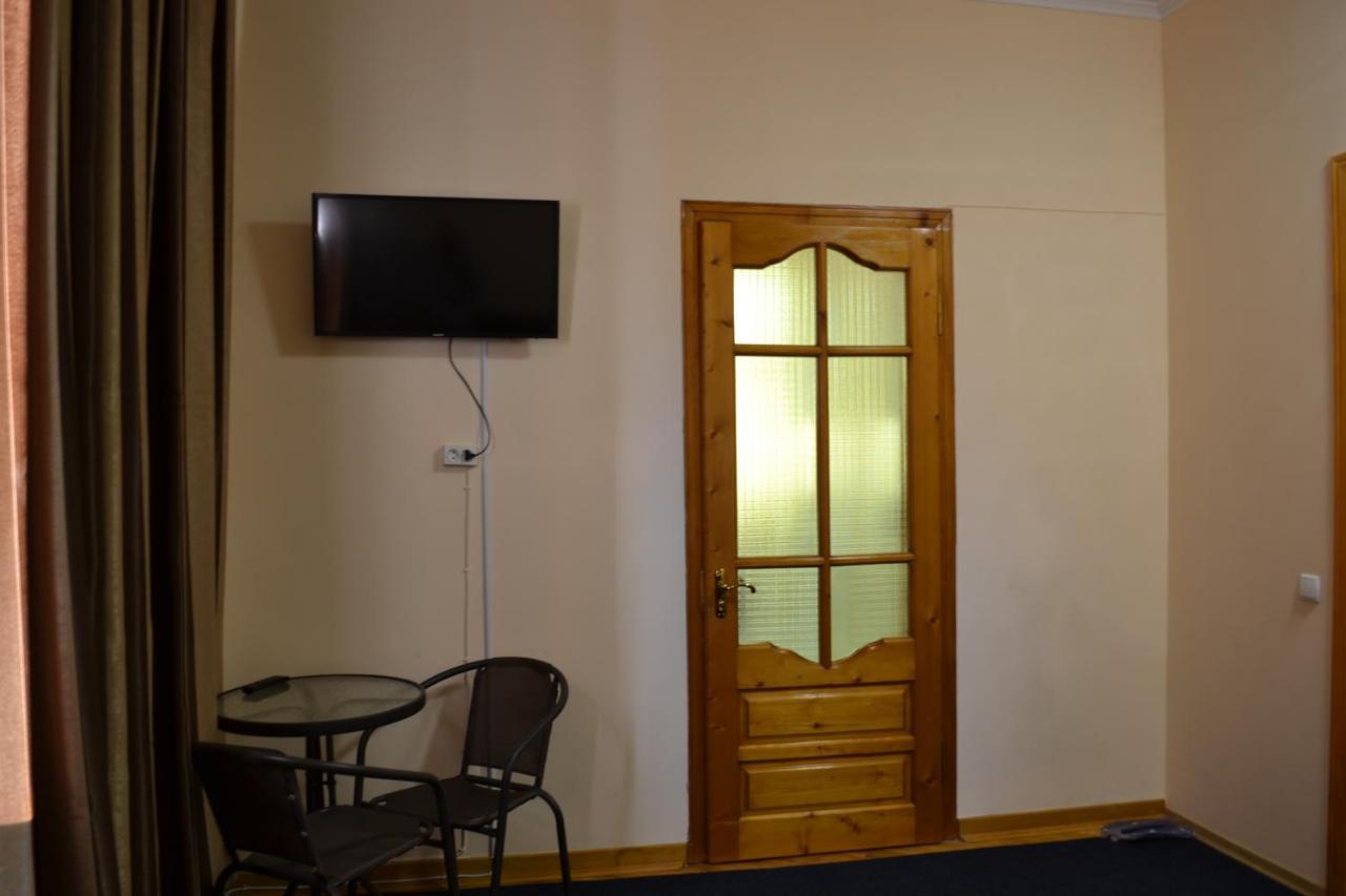 تشيرنيفتسي Art Hotel المظهر الخارجي الصورة